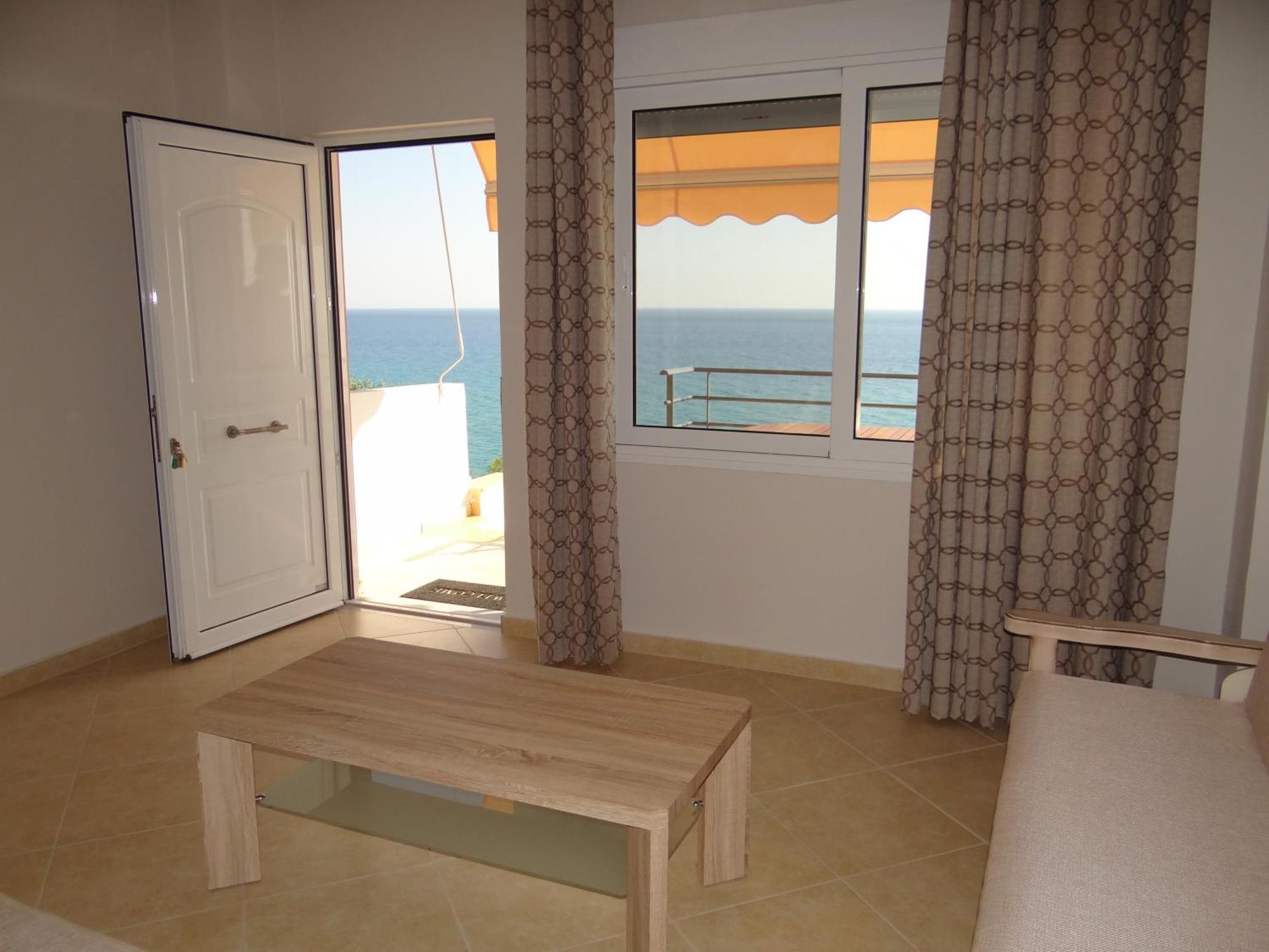 Aperanto House Paralia Loutsas 客房 照片