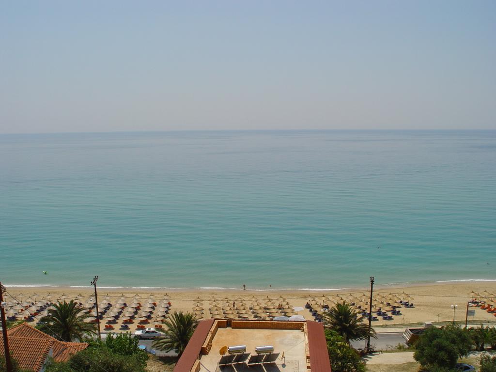 Aperanto House Paralia Loutsas 外观 照片
