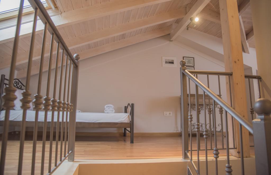 Aperanto House Paralia Loutsas 外观 照片