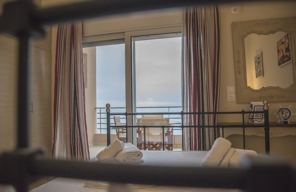 Aperanto House Paralia Loutsas 外观 照片