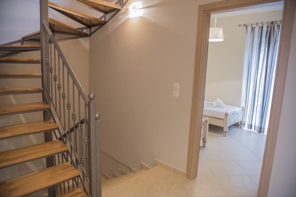 Aperanto House Paralia Loutsas 外观 照片