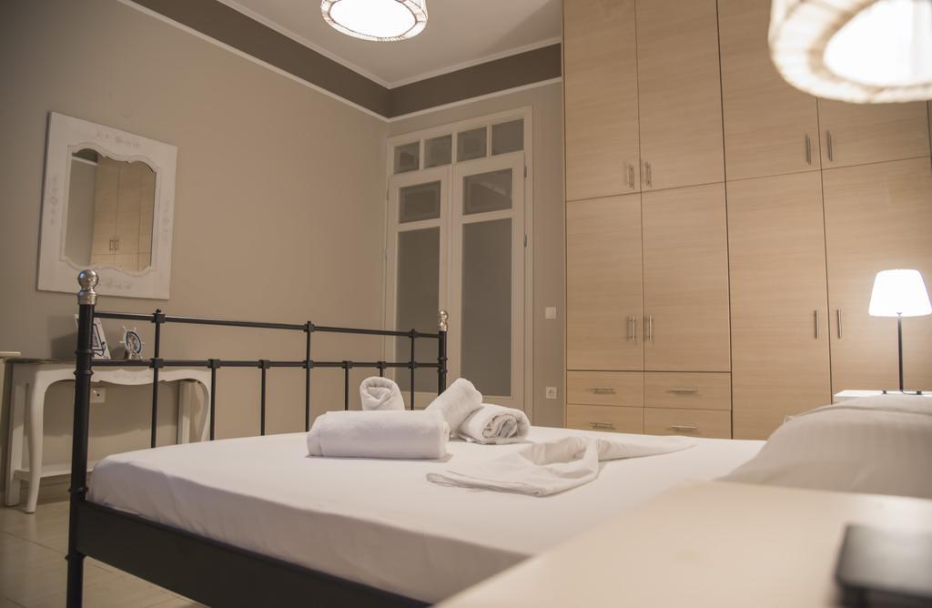 Aperanto House Paralia Loutsas 外观 照片