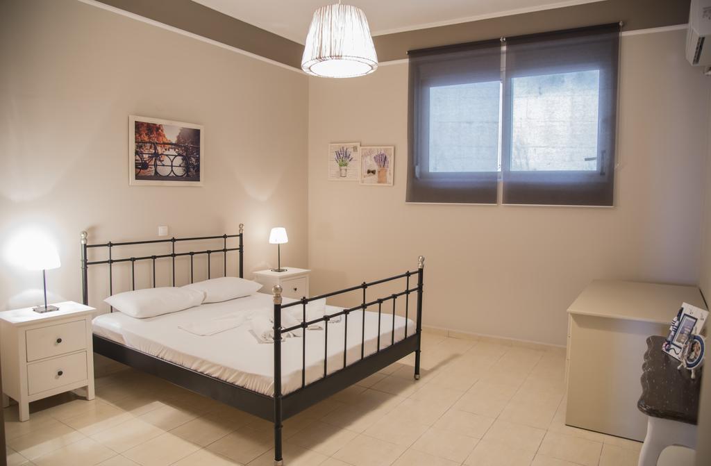 Aperanto House Paralia Loutsas 外观 照片